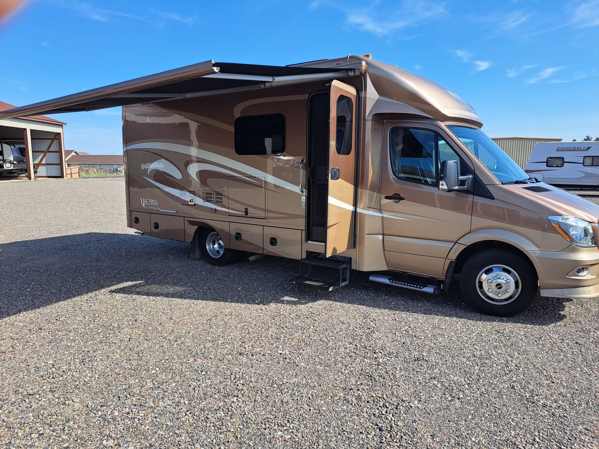 2018 Renegade VIENNA 25MBS RV