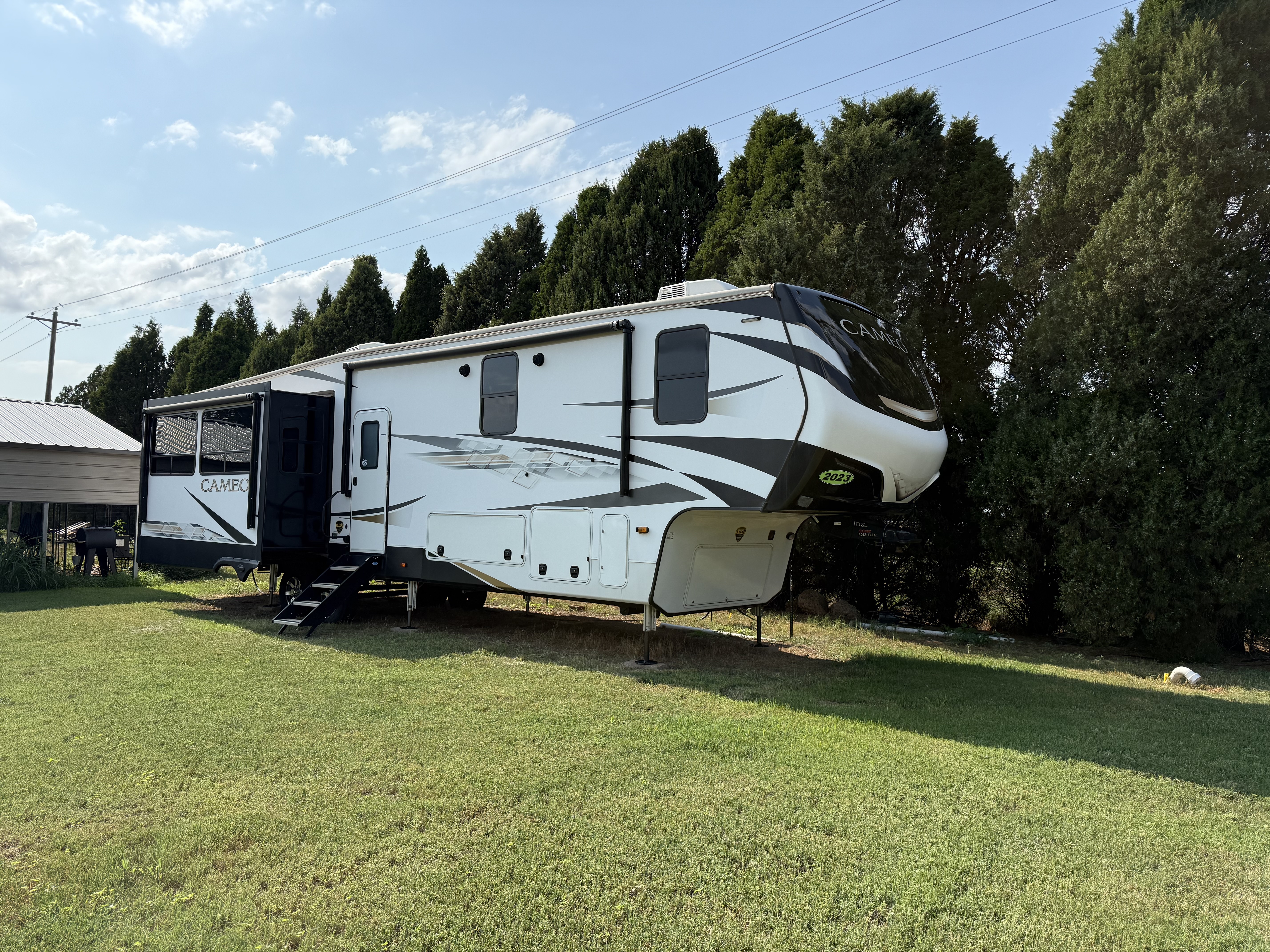 2023 Crossroads CAMEO 3961MB RV