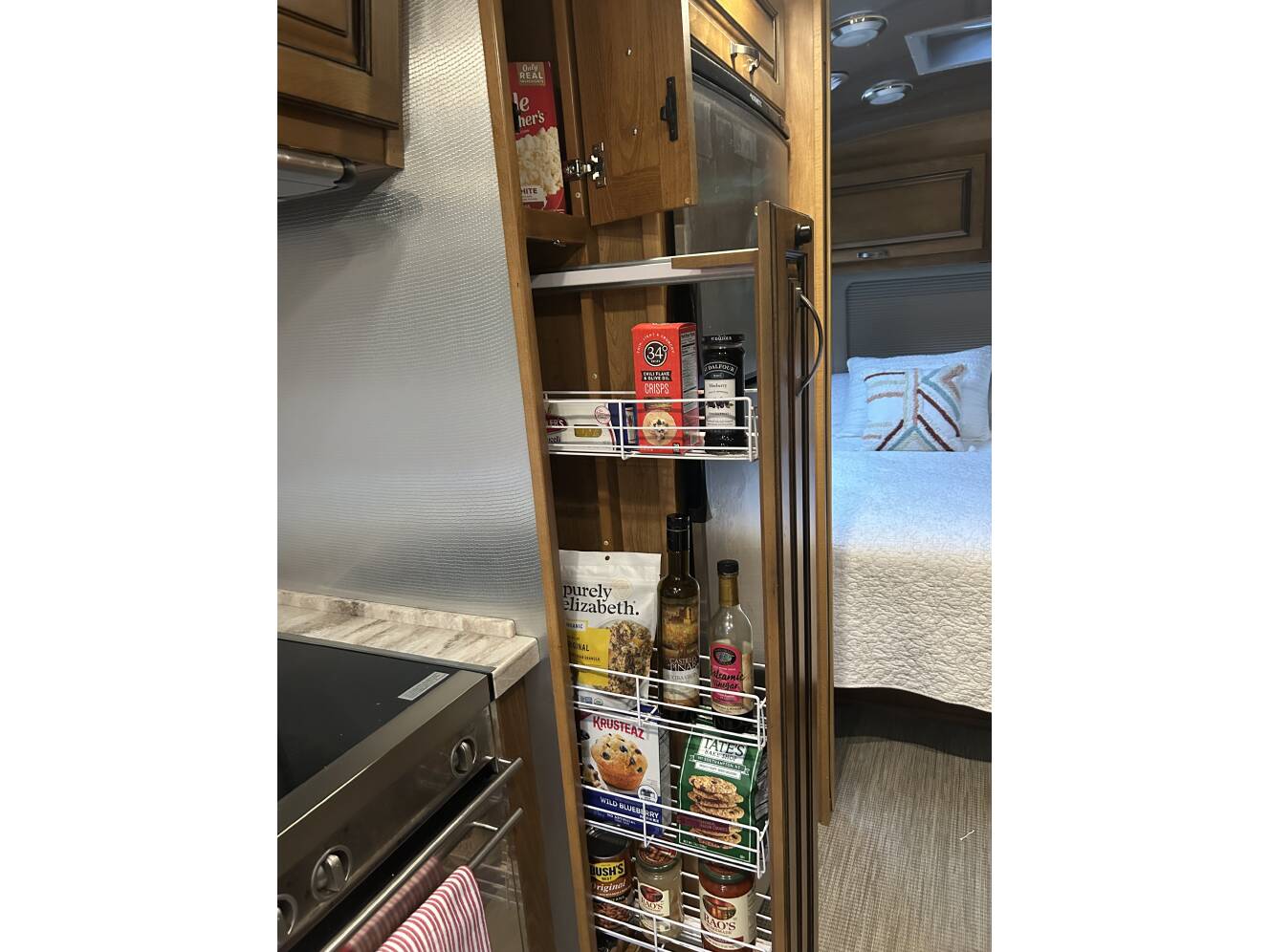 A photo of this 2018 Airstream CLASSIC 33FBQ