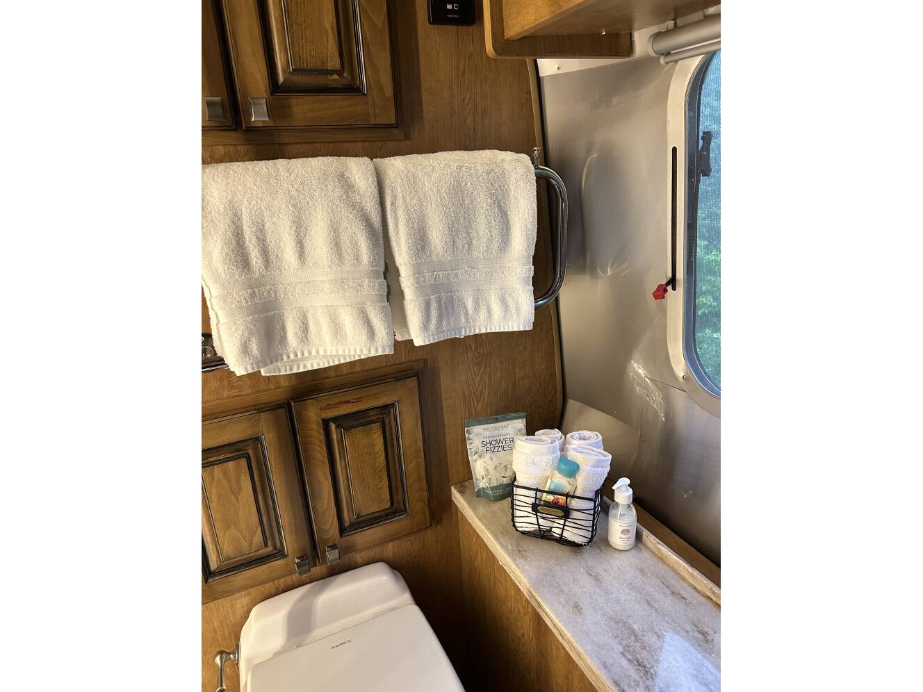 A photo of this 2018 Airstream CLASSIC 33FBQ