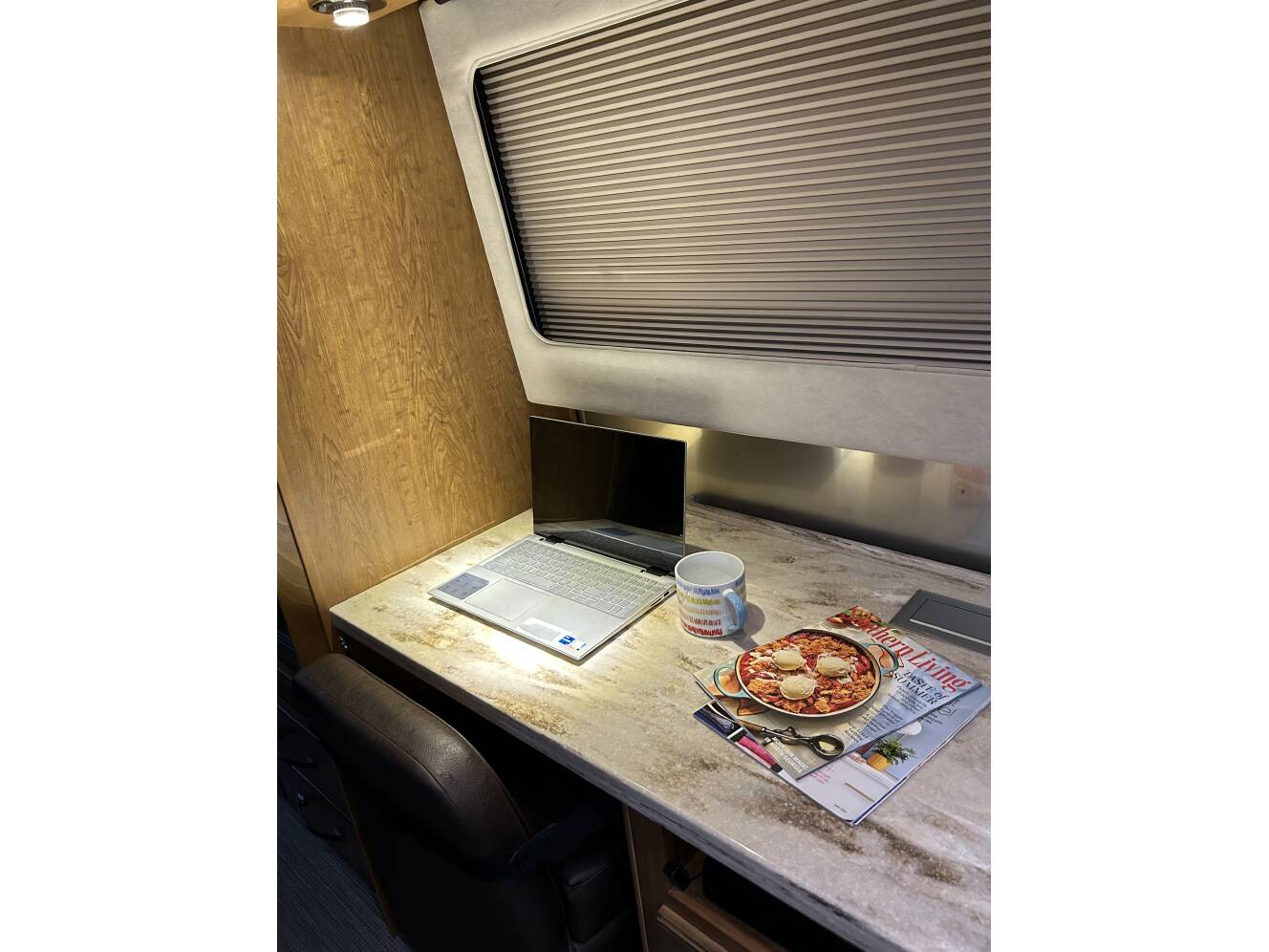 A photo of this 2018 Airstream CLASSIC 33FBQ