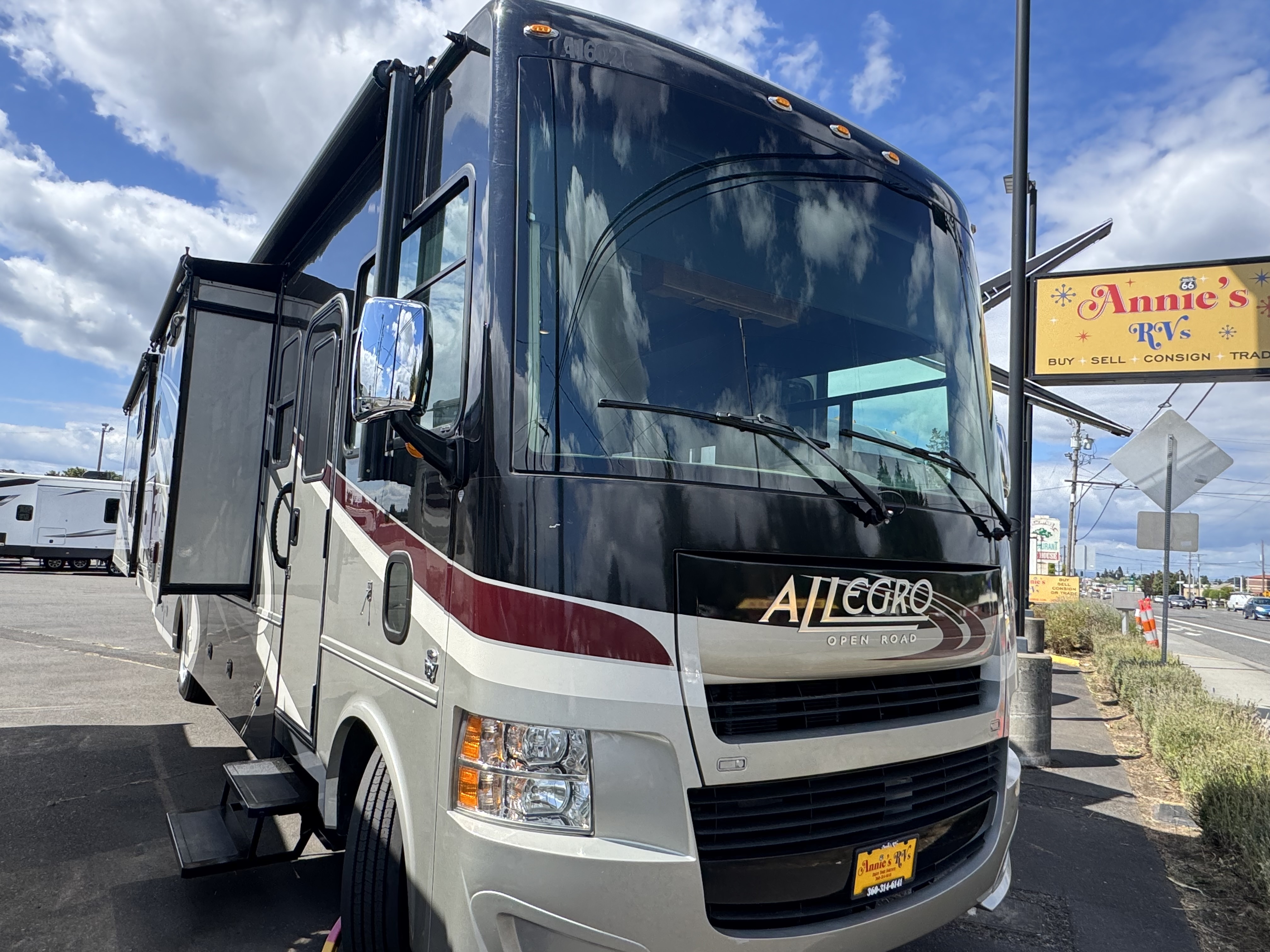 2016 Tiffin Motorhomes ALLEGRO 35 QBA in vancouver WA