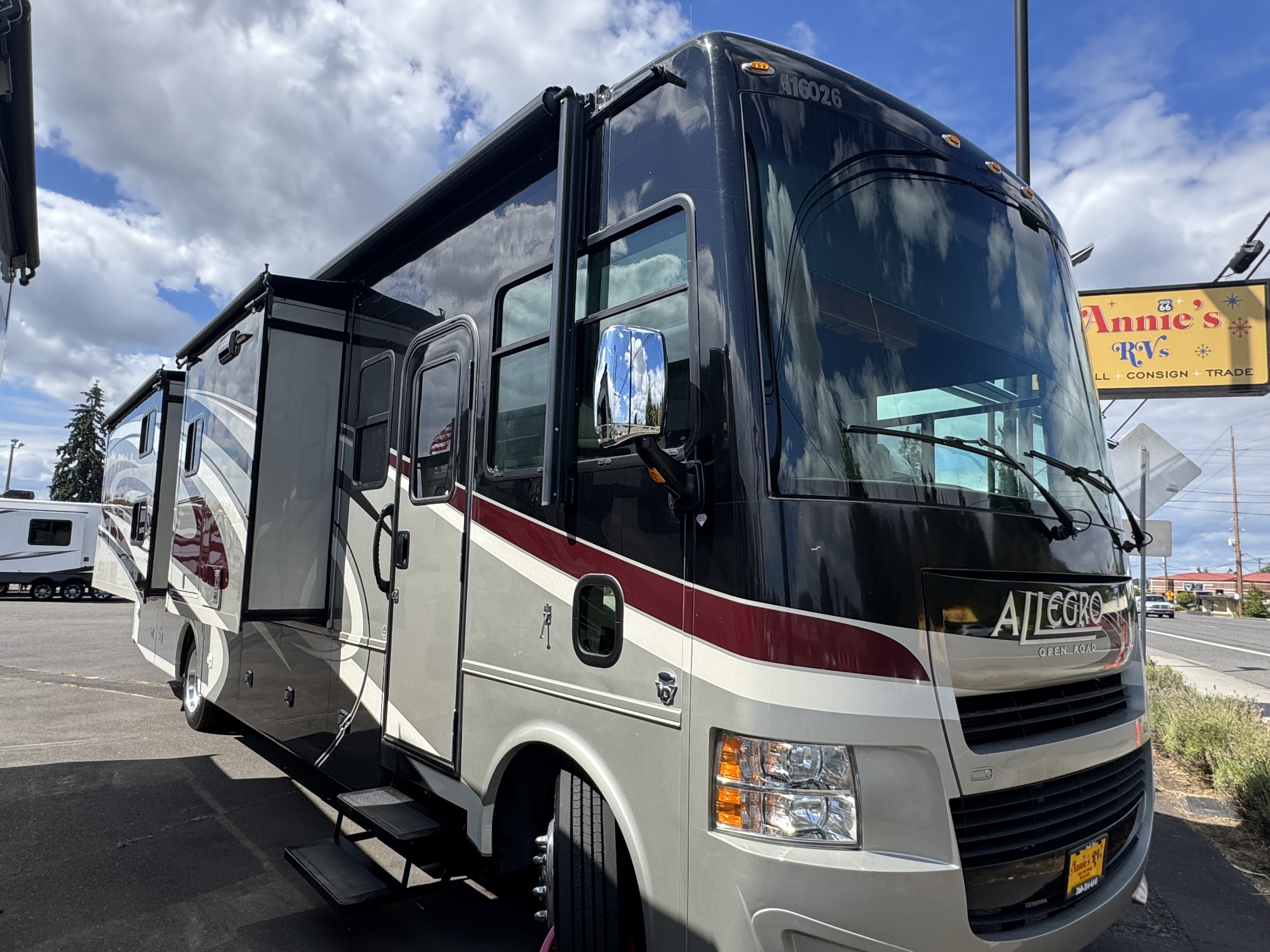 2016 Tiffin Motorhomes ALLEGRO 35 QBA in vancouver WA