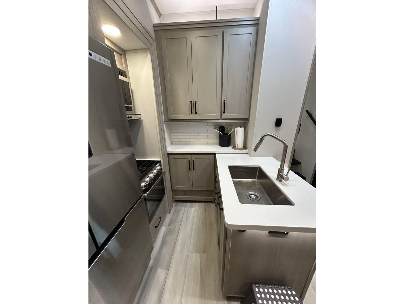 A photo of this 2025 Grand Design MOMENTUM G-CLASS 320G