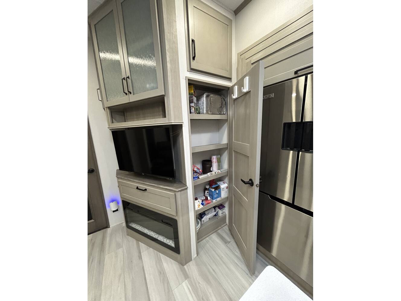 A photo of this 2025 Grand Design MOMENTUM G-CLASS 320G