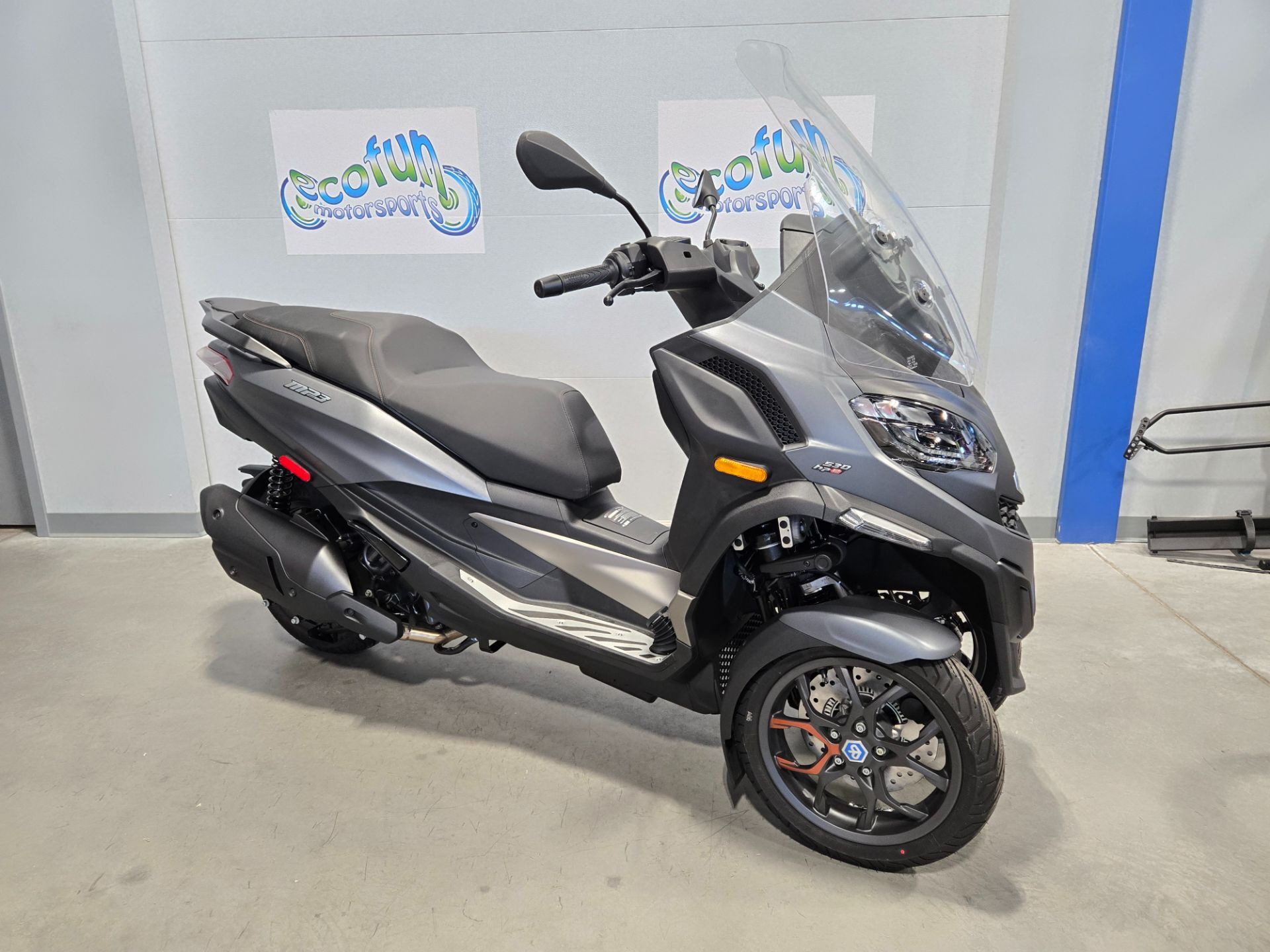 2026 Piaggio MP3 530 Exclusive 530 HPE EXCLUSIVE in Forest Lake, MN