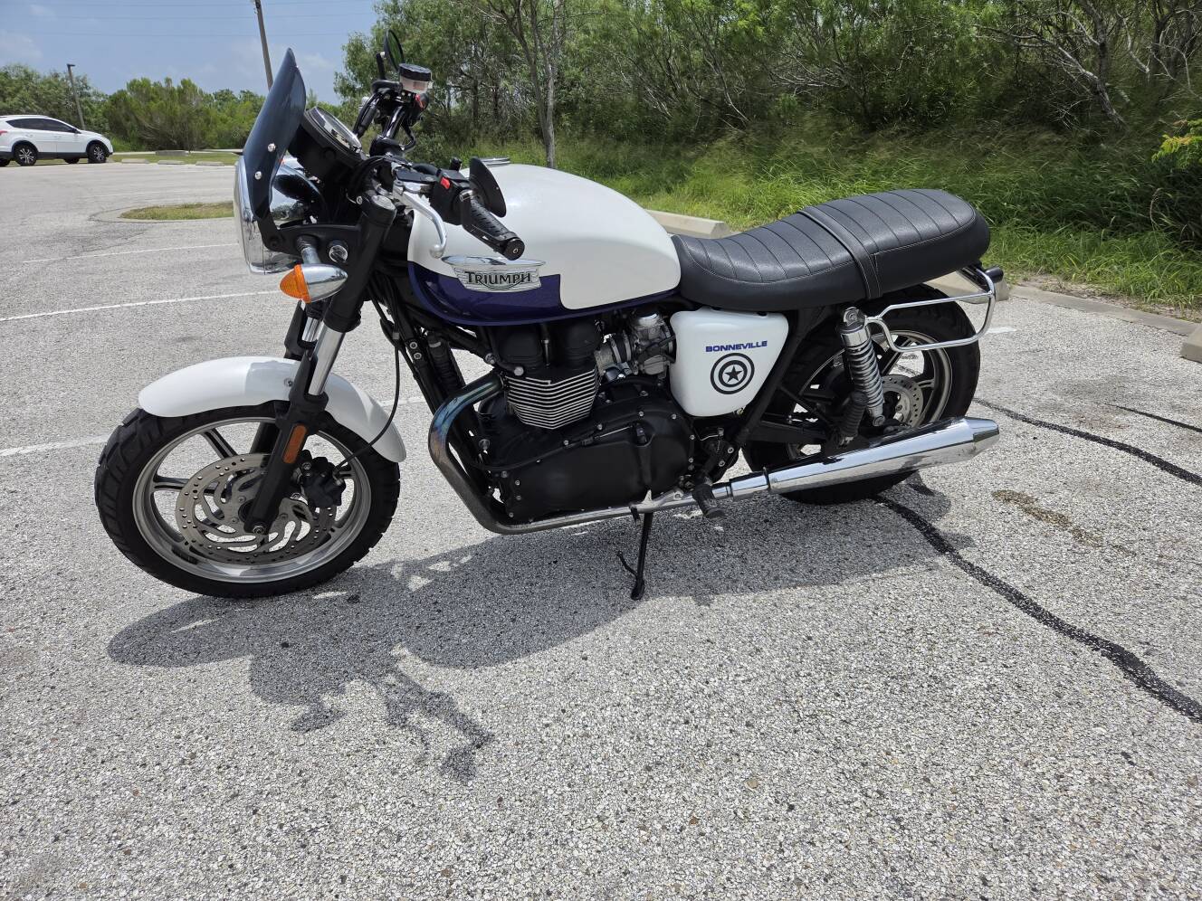A photo of this 2014 Triumph BONNEVILLE SE