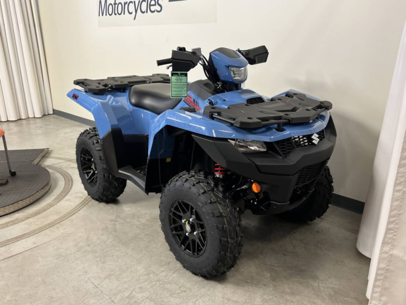 A photo of this 2025 Suzuki Kingquad 500 Axi Power Steering SE (LT-A500XPZM5)