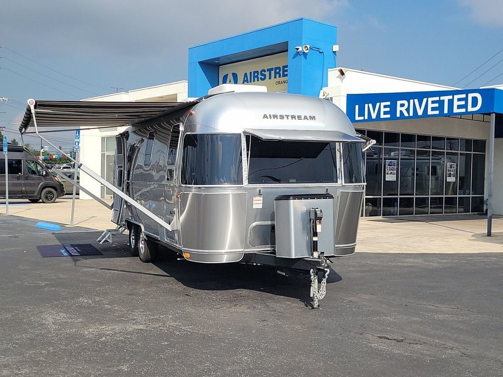 2026 Airstream Globetrotter ® 25FB Twin in midway city CA