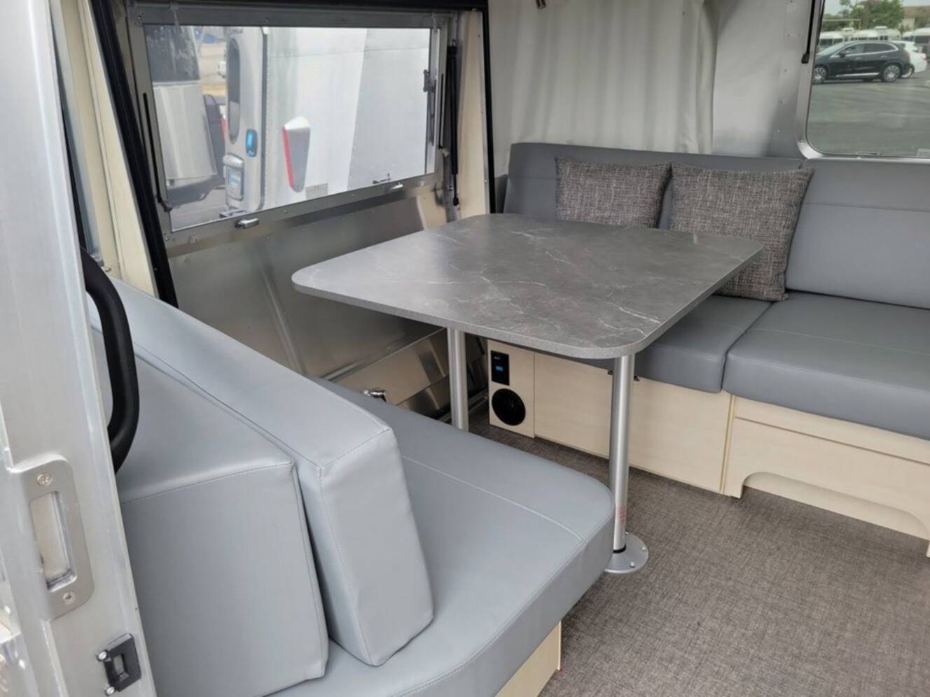A photo of this 2026 Airstream Flying Cloud 27FB Queen Hatch