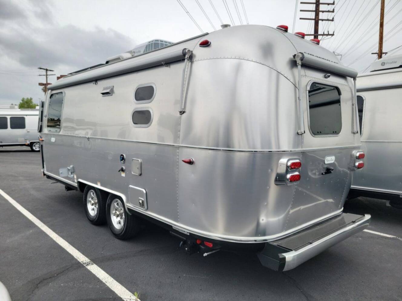 A photo of this 2026 Airstream Flying Cloud 23 FBQ