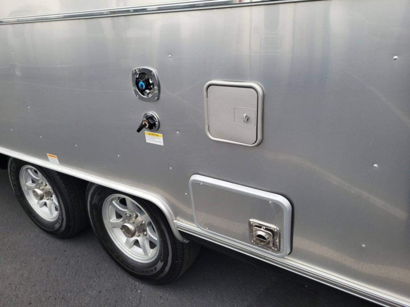 A photo of this 2026 Airstream Flying Cloud 23 FBQ