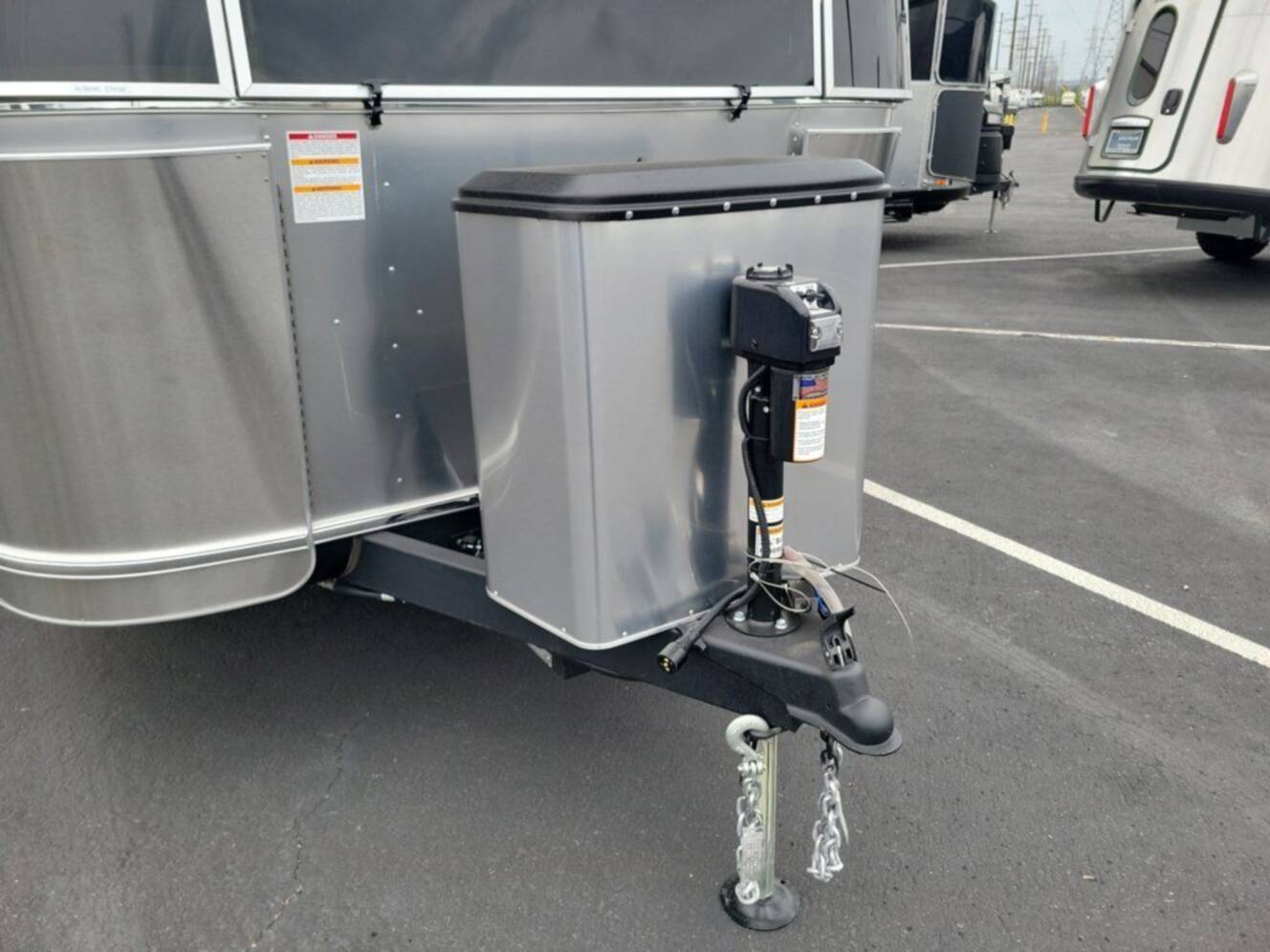 A photo of this 2026 Airstream Flying Cloud 23 FBQ