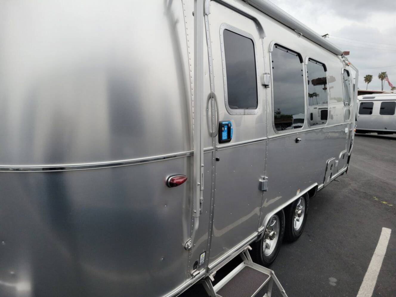 A photo of this 2026 Airstream Flying Cloud 23 FBQ