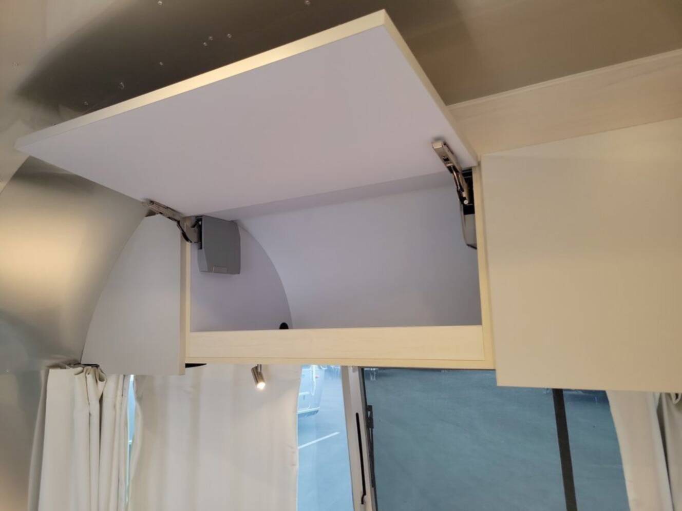 A photo of this 2026 Airstream Flying Cloud 23 FBQ