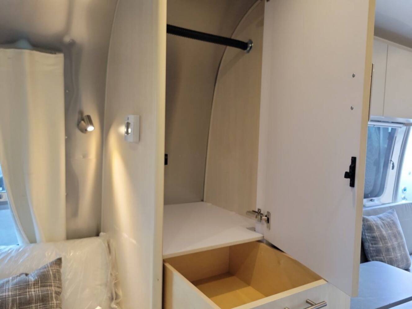 A photo of this 2026 Airstream Flying Cloud 23 FBQ
