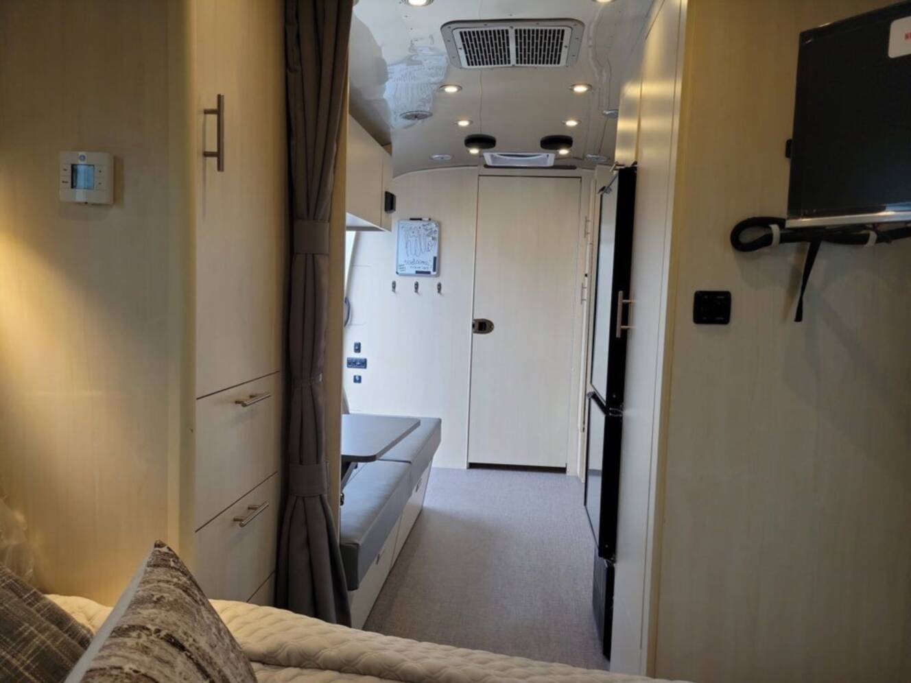 A photo of this 2026 Airstream Flying Cloud 23 FBQ