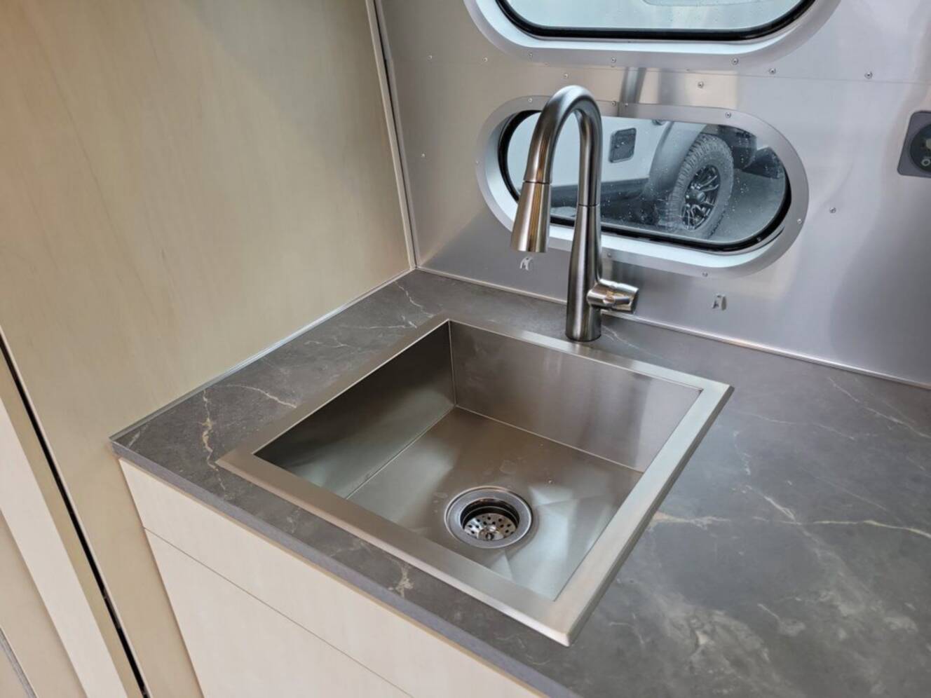 A photo of this 2026 Airstream Flying Cloud 23 FBQ