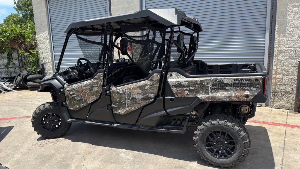 2025 Honda® Pioneer 1000-6 Deluxe Crew TrueTimber Atera Camo in rockwall TX