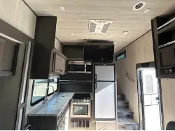 2022 Genesis Supreme 28CRT