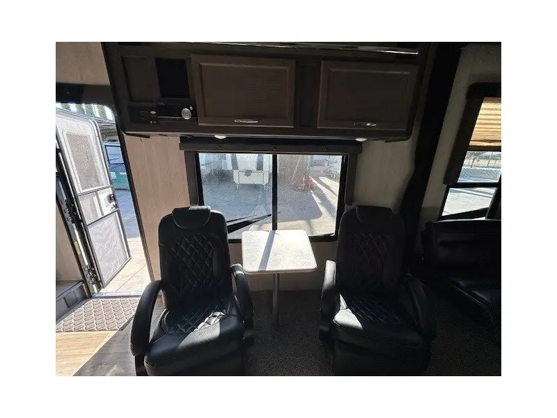 2022 Genesis Supreme 28CRT