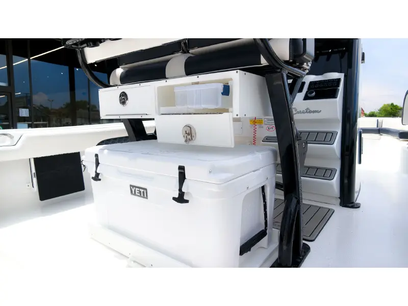 2027 Tidewater 2500 Carolina Bay