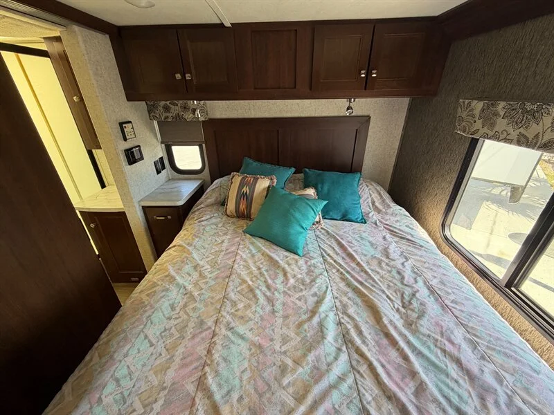 2018 Forest River FORESTER 3271S