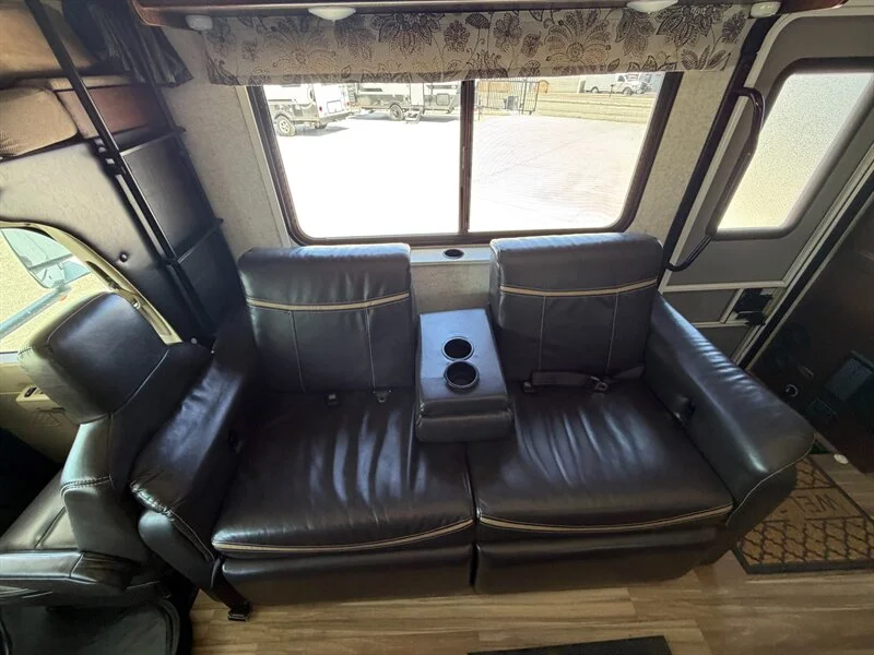 2018 Forest River FORESTER 3271S