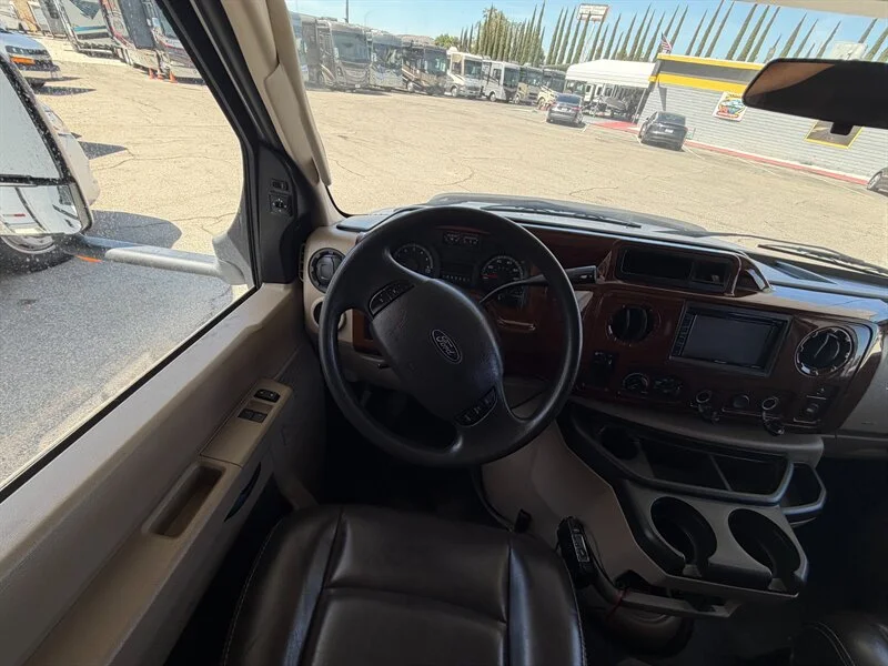 2018 Forest River FORESTER 3271S
