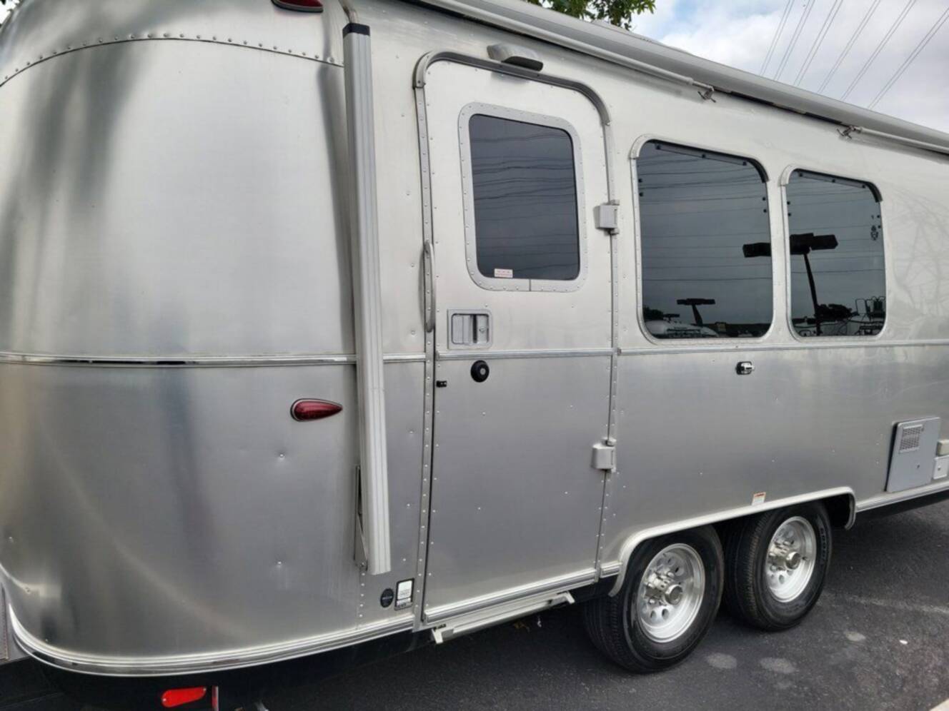 A photo of this 2020 Airstream Globetrotter ® 23FB