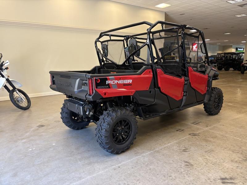 2025 Honda Pioneer 1000-6 Deluxe Crew in pelham AL