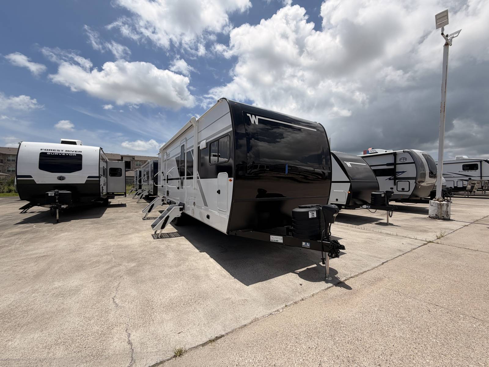 2026 Winnebago THRIVE 26FKD in spring TX
