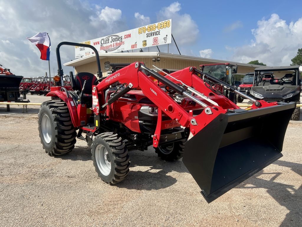 2026 Mahindra 1600 Series 1626 Shuttle 4WD in Sealy, TX