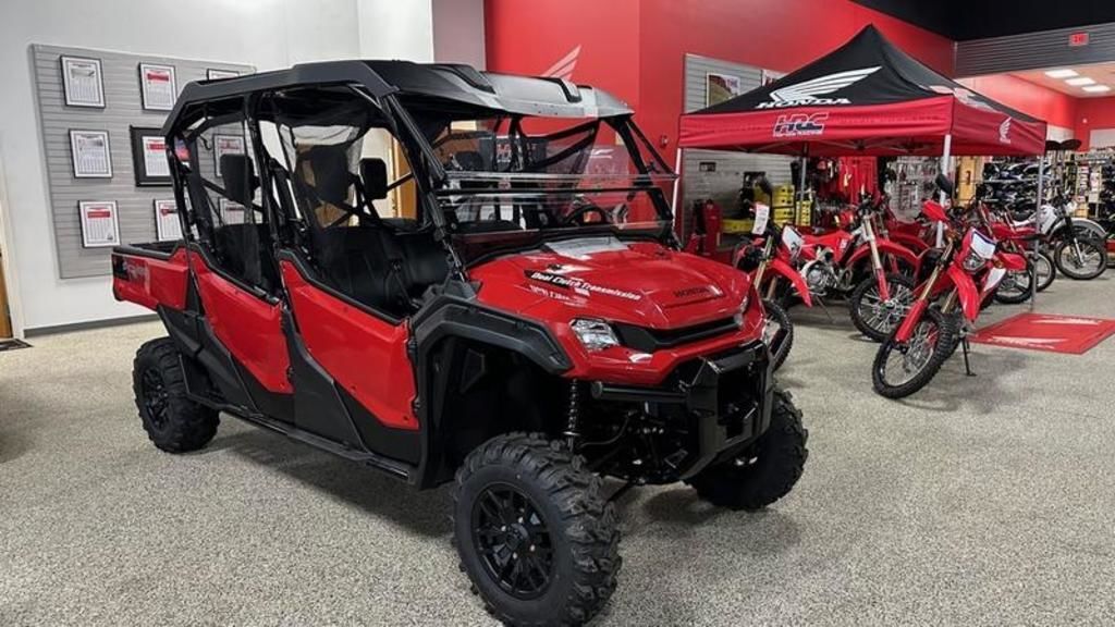 2025 Honda Pioneer 1000-6 Deluxe Crew in pelham AL