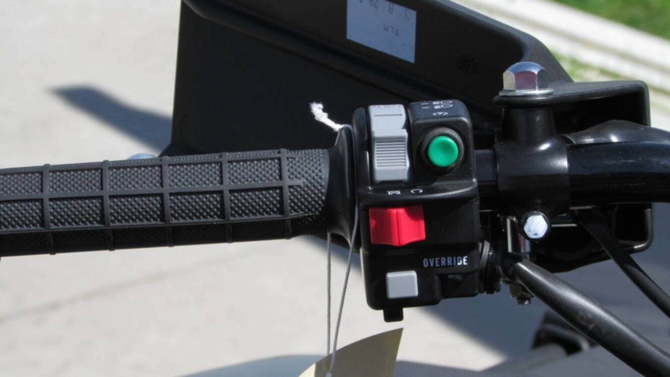 A photo of this 2025 Suzuki KingQuad 750AXi Power Steering