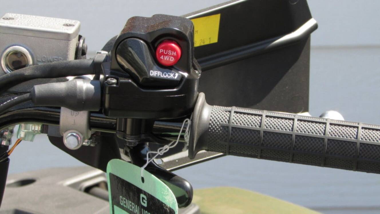 A photo of this 2025 Suzuki KingQuad 750AXi Power Steering