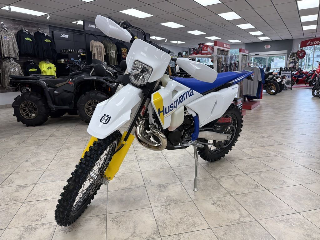 2027 Husqvarna® TE 300 300 in Toms River, NJ