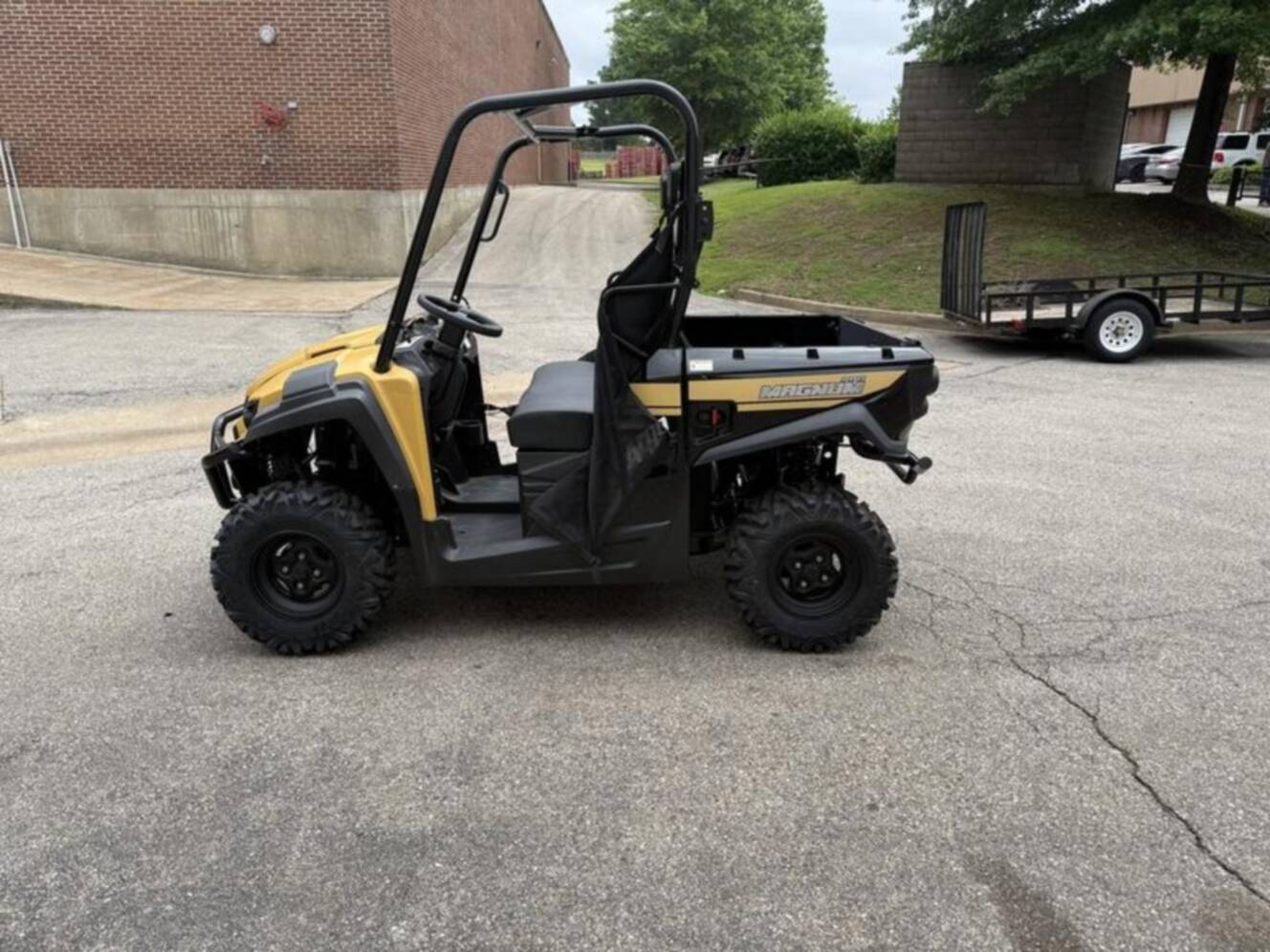 A photo of this 2024 Argo Magnum Pro 500 XTX