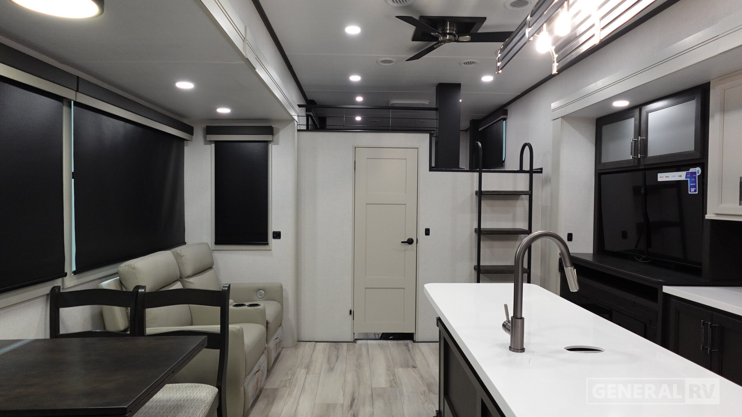 2026 Keystone ALPINE AVALANCHE 390DS in dover FL