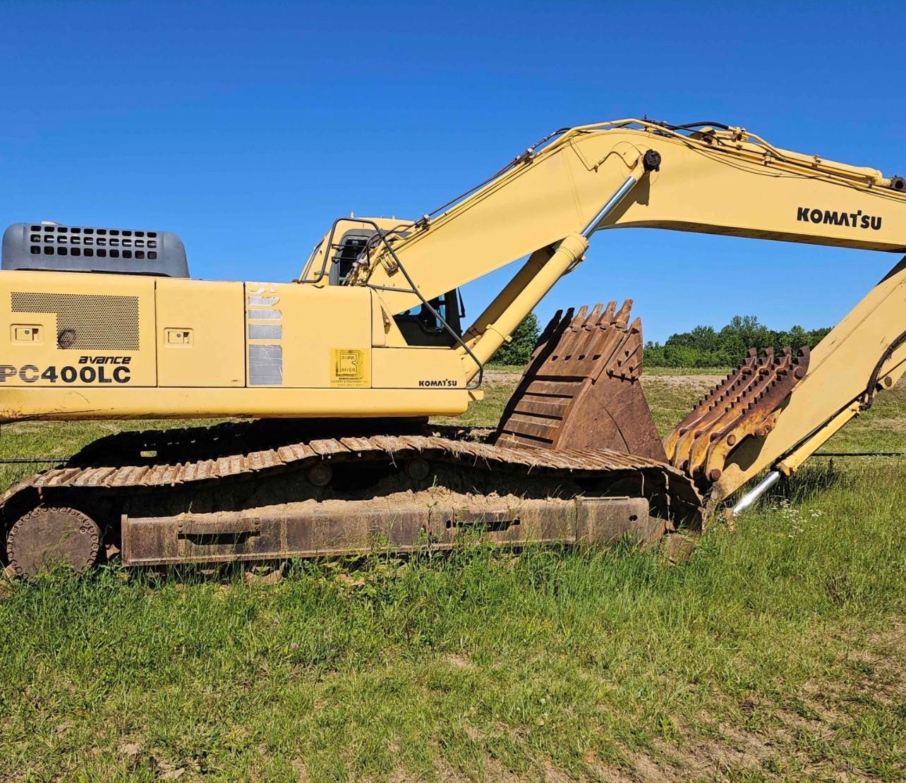 2000 Komatsu PC400LC in Wayne, MI
