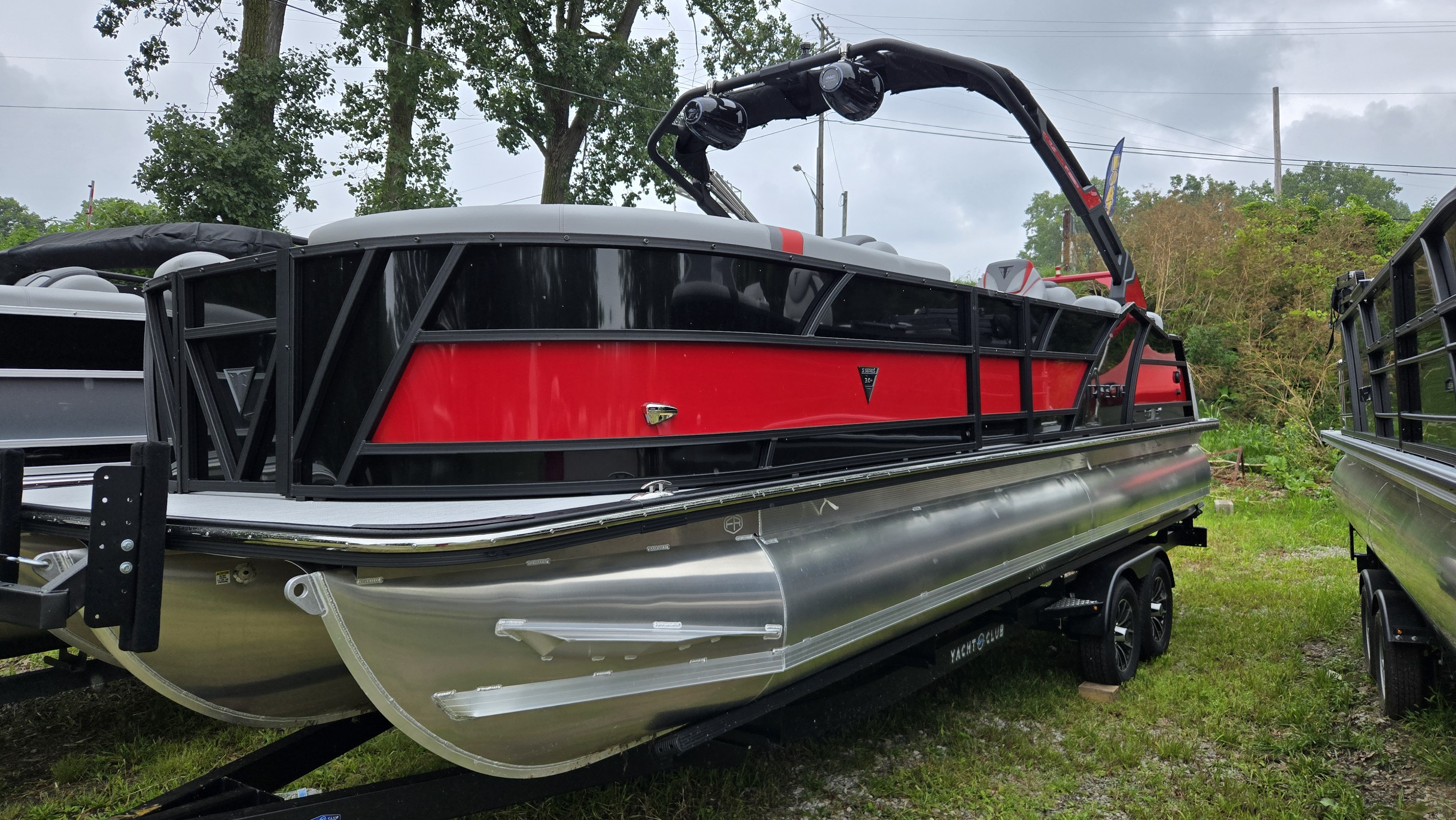 2027 Trifecta 25RF SS w/425HP Mercury 27RF-UDS-XR in vermilion OH