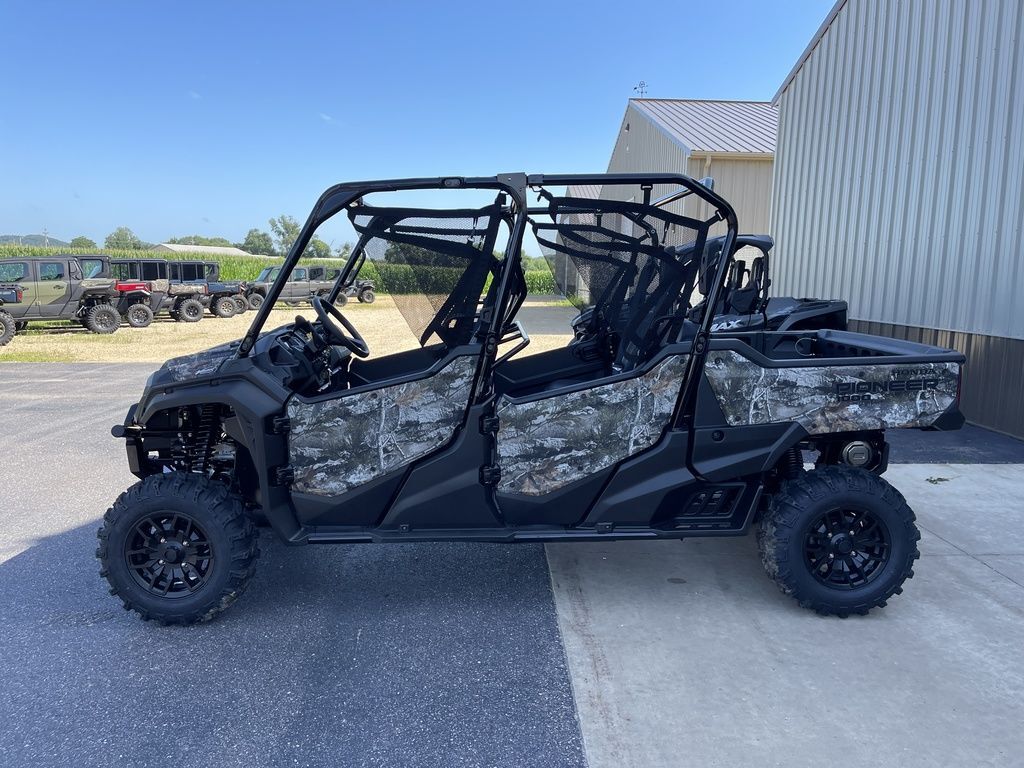 2025 Honda® Pioneer 1000-6 Deluxe Crew TrueTimber Atera Camo in richland center WI