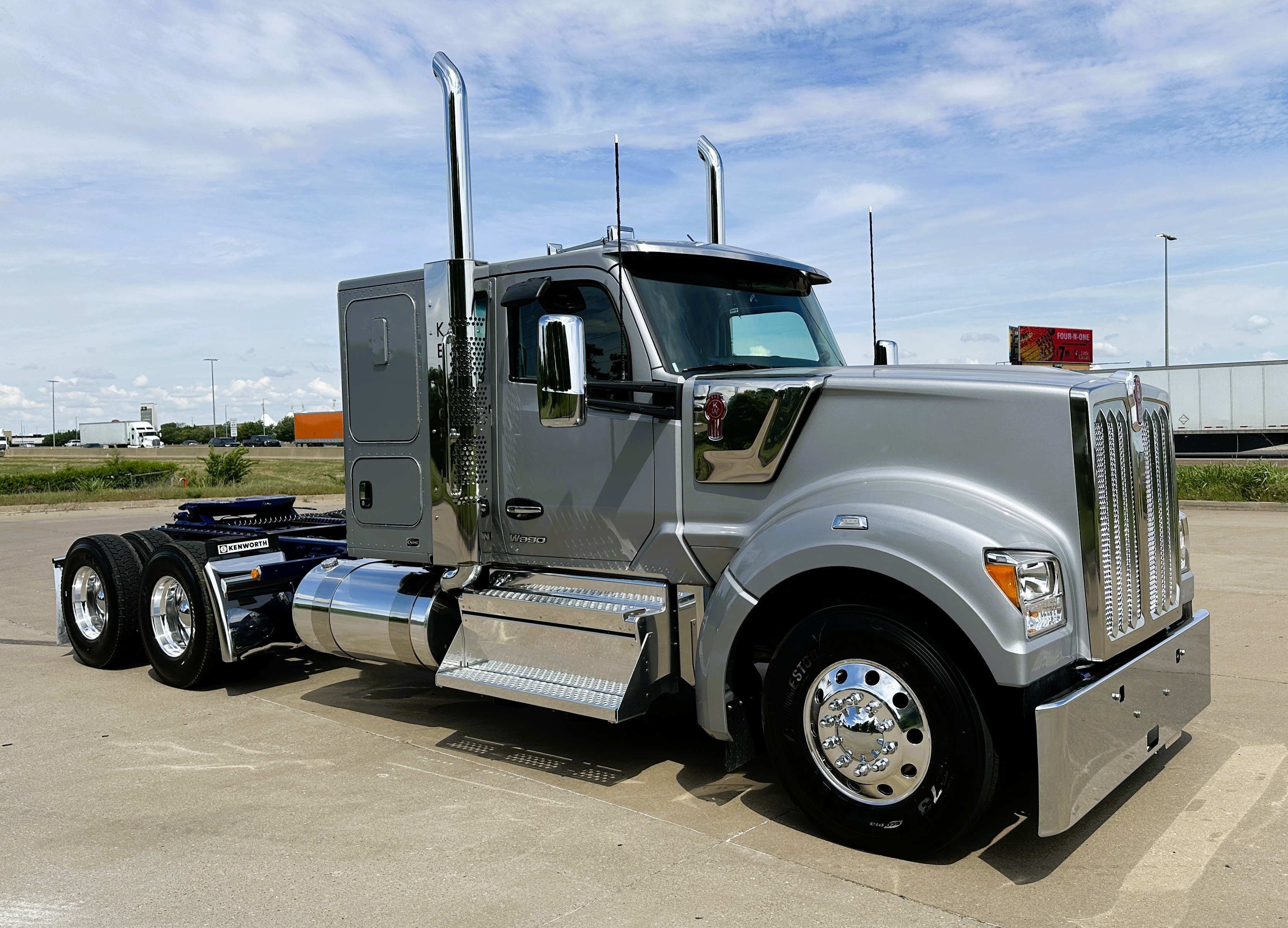 2027 KENWORTH W990 in Oklahoma City, OK