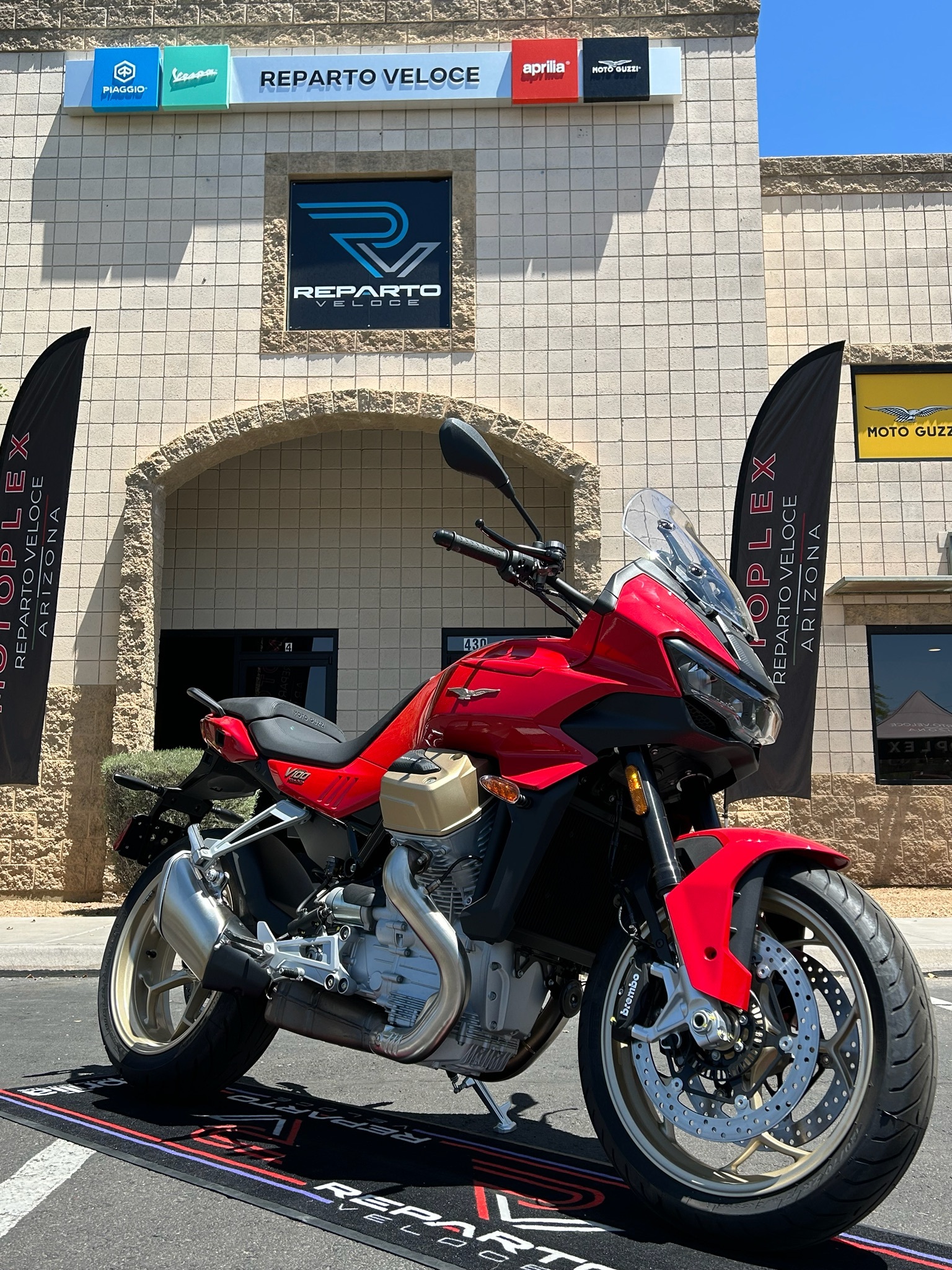 2024 Moto Guzzi V100 Mandello MANDELLO in Chandler, AZ