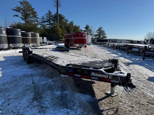 2026 DIAMOND C 7X24 Powder Coated 14.9K Lowpro Equipment Trailer in Loudon, NH