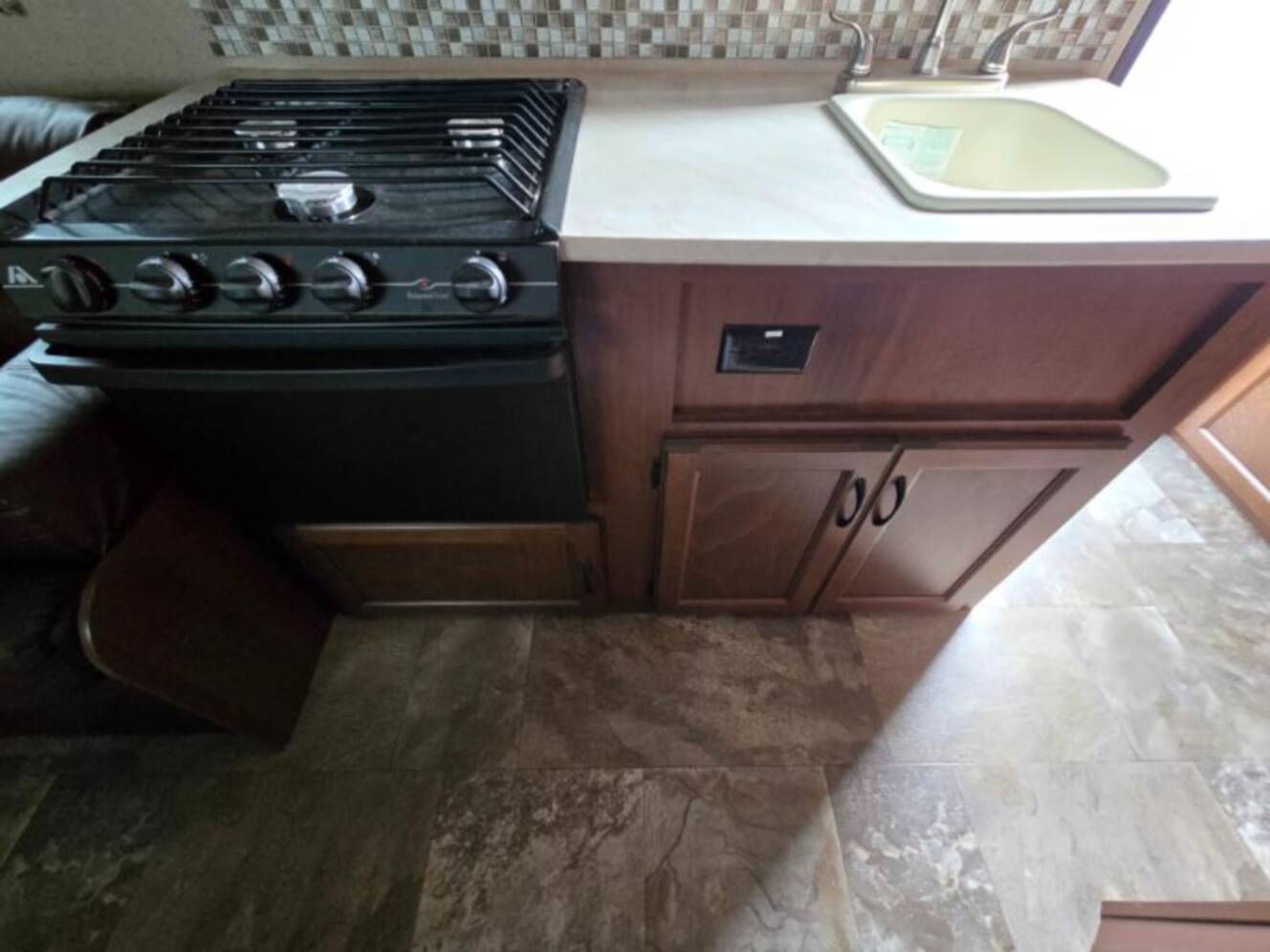 A photo of this 2015 Jayco Jay Feather Ultra Lite X17Z