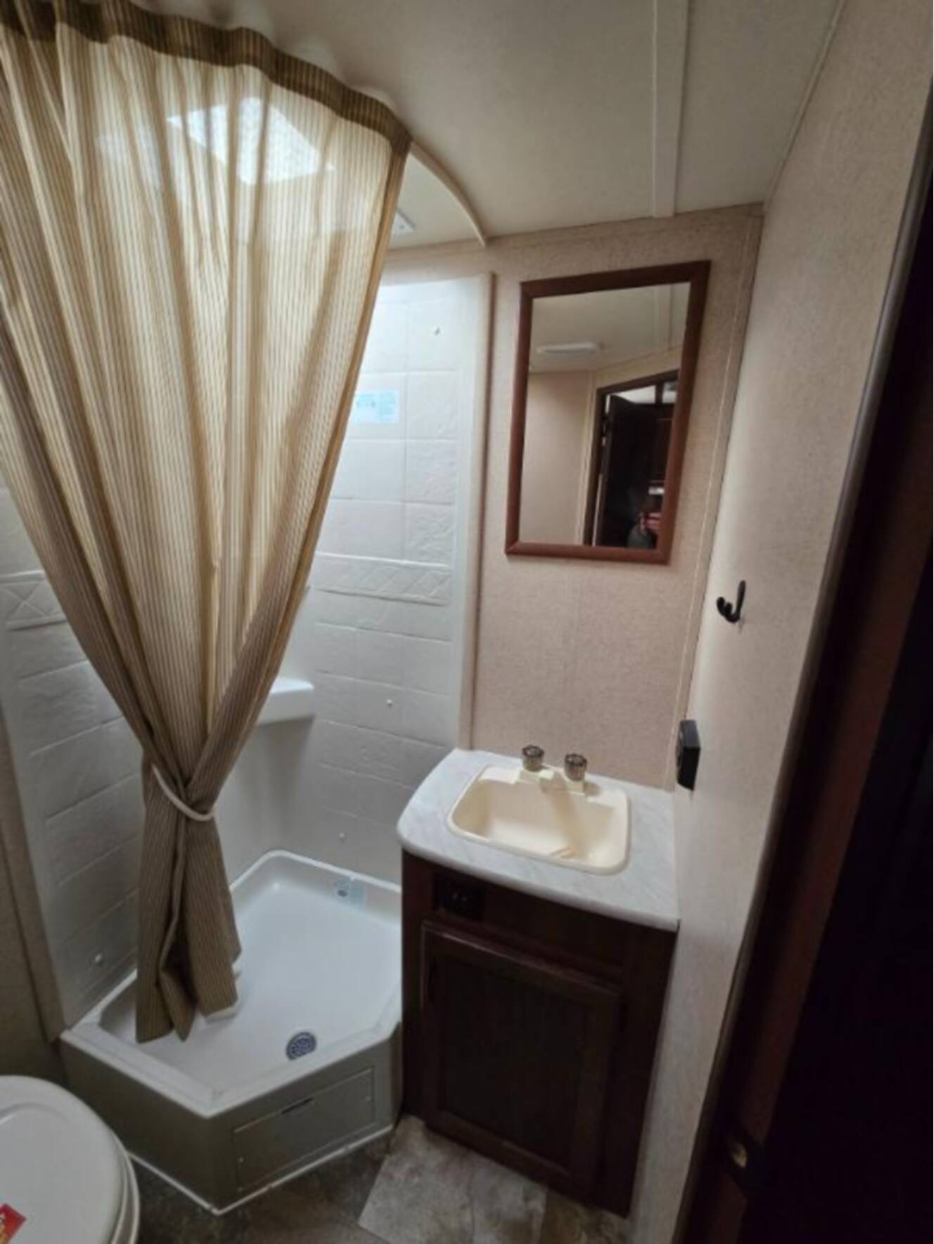 A photo of this 2015 Jayco Jay Feather Ultra Lite X17Z