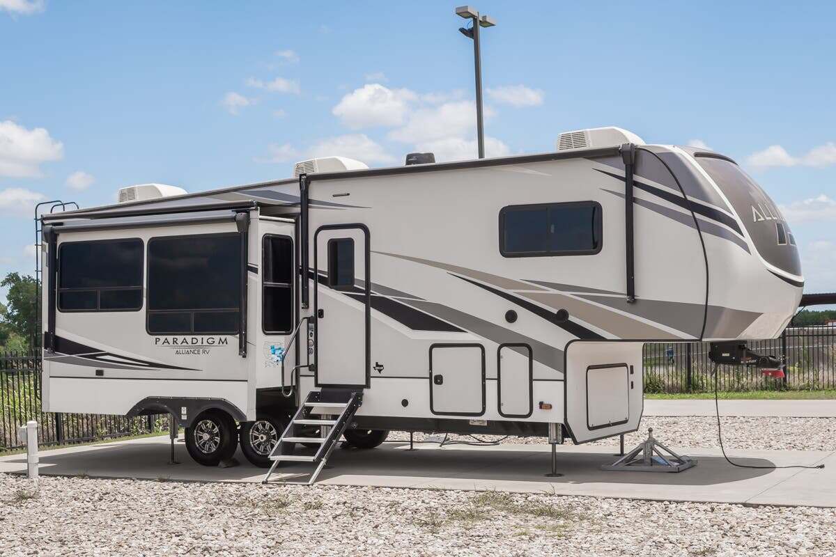 2022 Alliance Rv Paradigm 295MK in alvarado TX