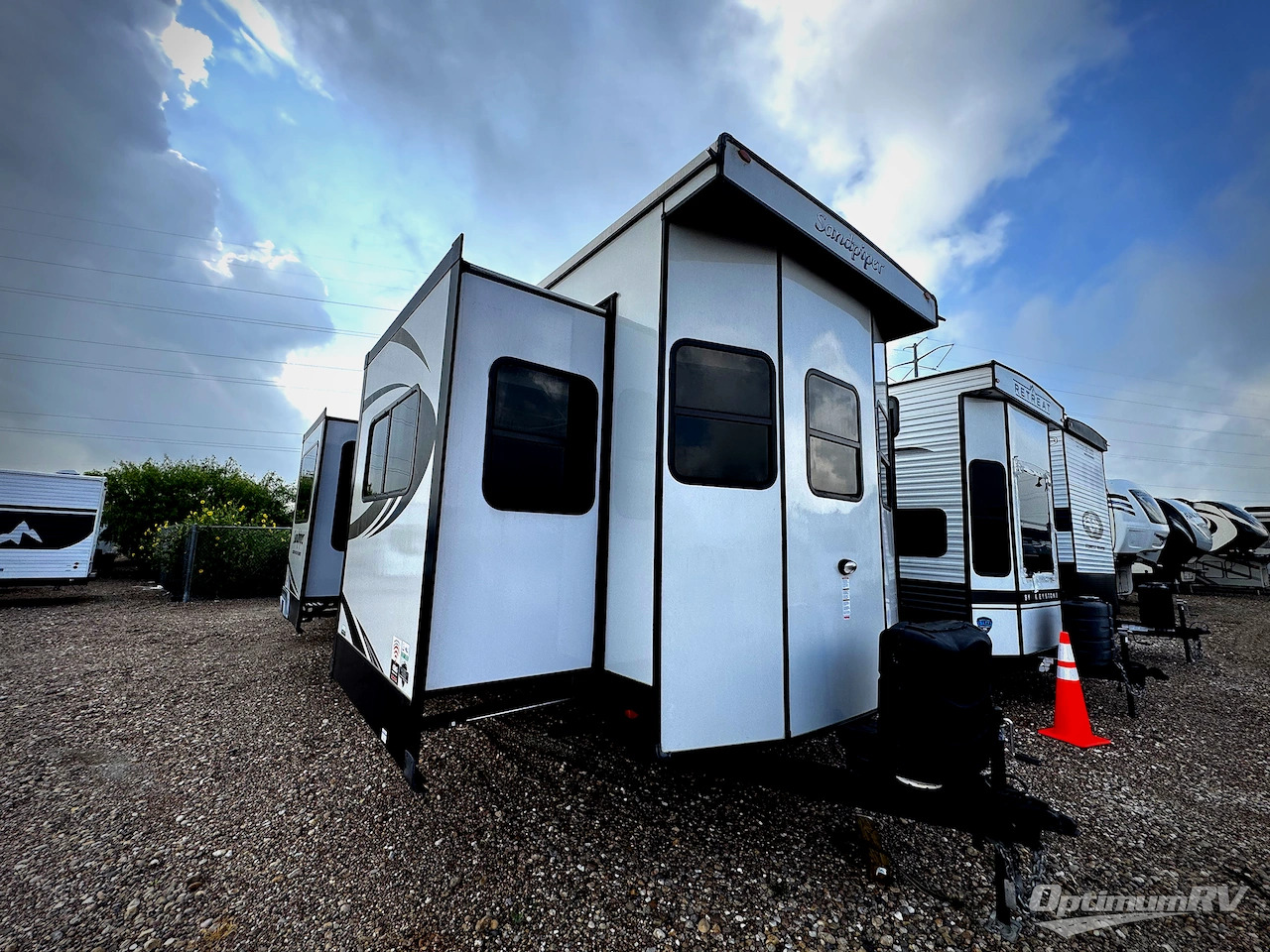 2023 Forest River Sandpiper Destination Trailers 420FL RV