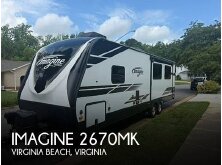 Travel Trailers: An RV Buyer Basics Guide image